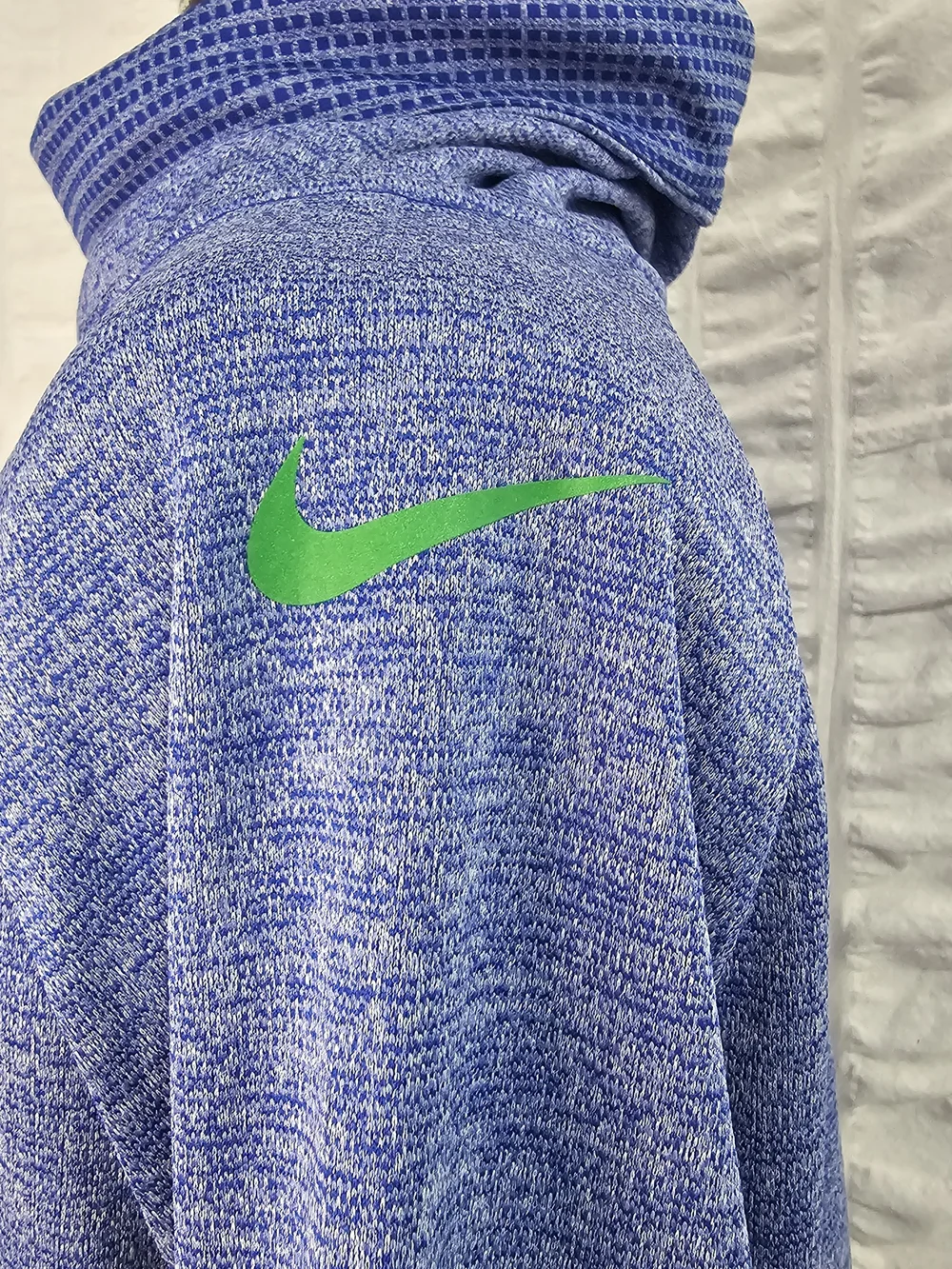 Nike NFL Team Apparel Seattle Seahawks Womens Funnel Neck Dry-Fit Size M